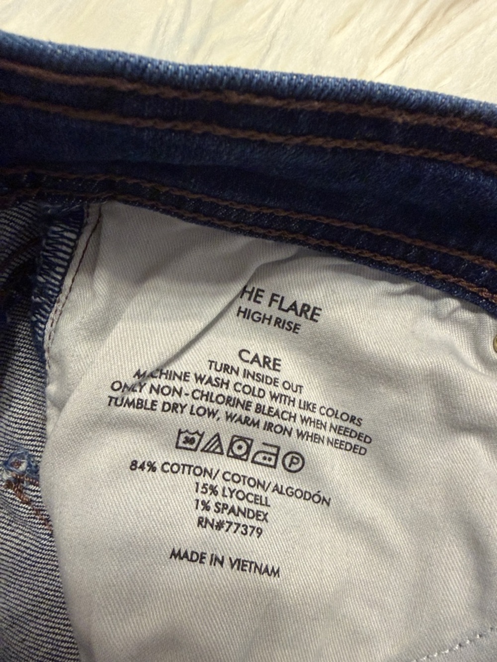 Ann Taylor Dark Blue Flare Jeans High Rise size 6 BNWOT inseam 31” waist 30” - Picture 6 of 8